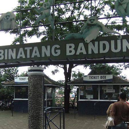 Zen Rooms Bukit Tunggul Bandung Exterior foto