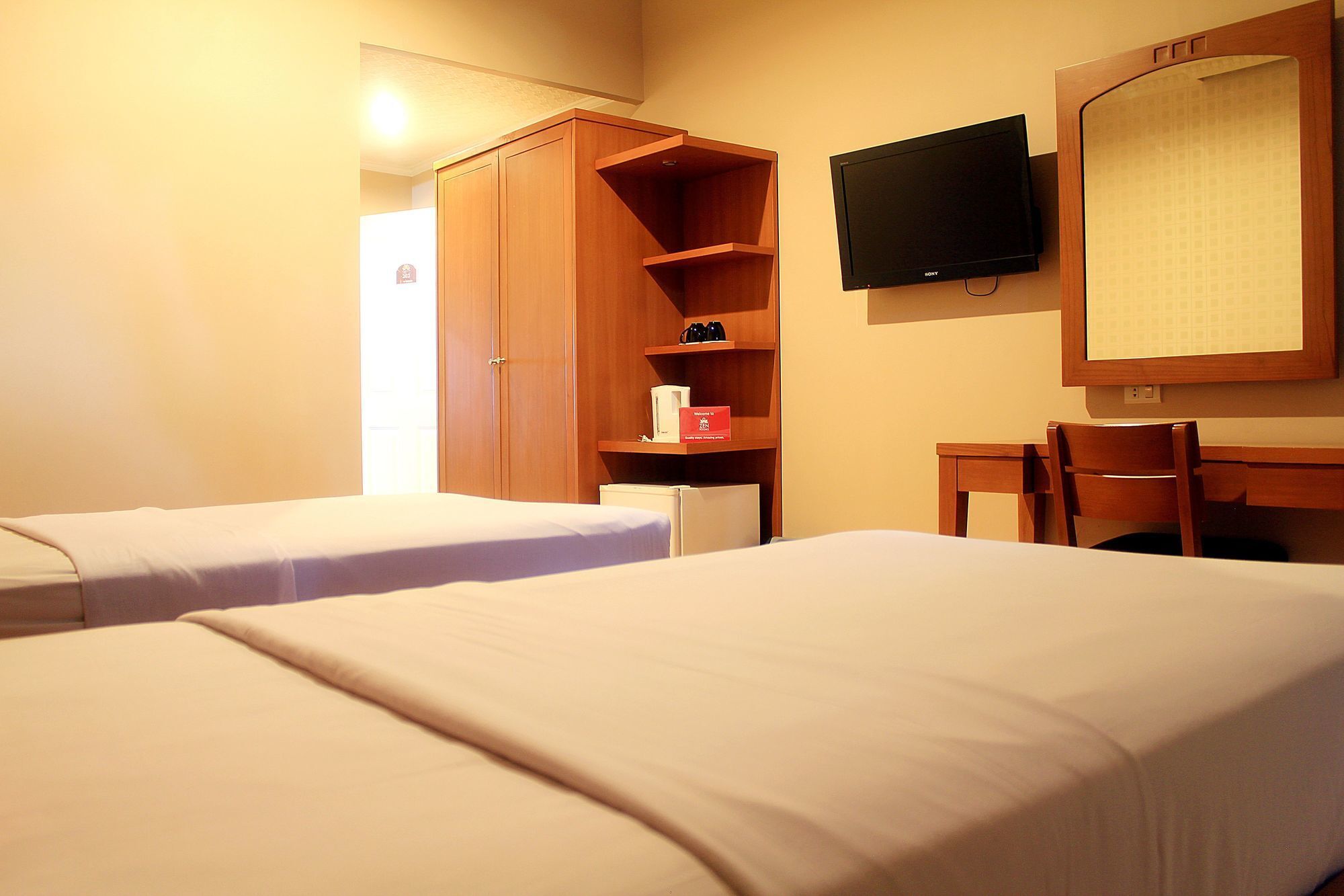 Zen Rooms Bukit Tunggul Bandung Exterior foto